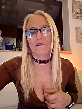 Snapshot of kikkastar chatting on 03-31-26, 07:47 kikkastar online show from 03-31-26, 07:47