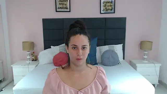 MadisonJenner online show from 12-29-24, 12:55