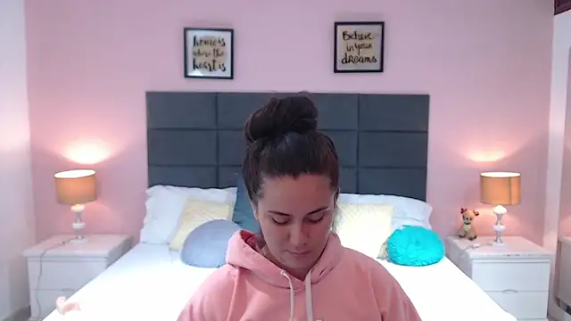 MadisonJenner online show from 02-07-25, 06:02