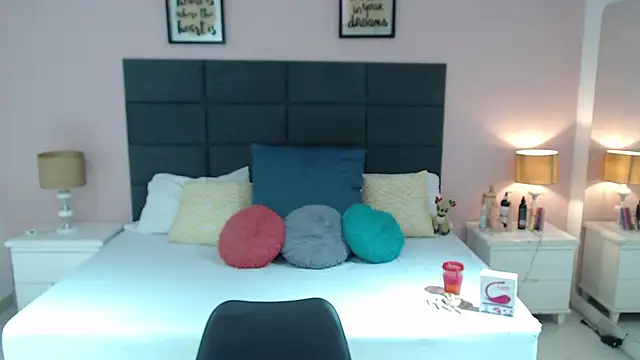 MadisonJenner online show from 03-09-25, 10:52