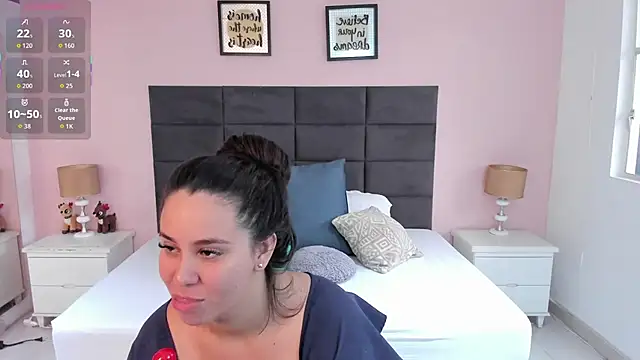 MadisonJenner online show from 12-15-25, 01:37