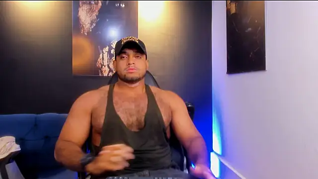 Big furry bear13 online show from 11-23-25, 01:00