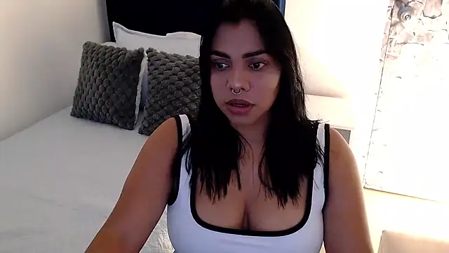 Snapshot of angela_santana_ chatting on 09-27-25, 06:35 angela santana online show from 09-27-25, 06:35
