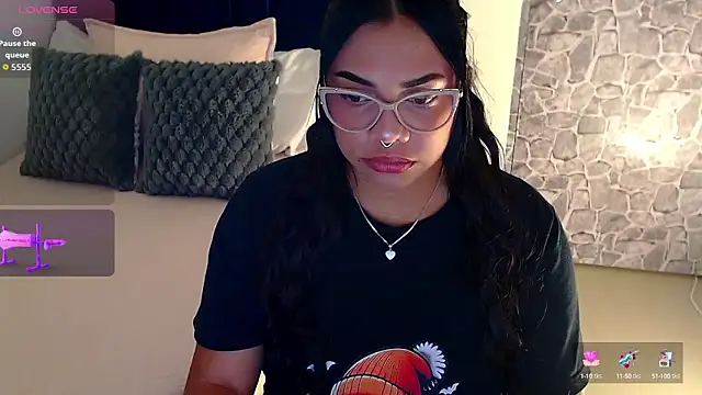 Snapshot of angela_santana_ chatting on 10-16-25, 11:39 angela santana online show from 10-16-25, 11:39