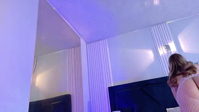 Snapshot of MollyCruz chatting on 01-18-26, 10:41 MollyCruz online show from 01-18-26, 10:41