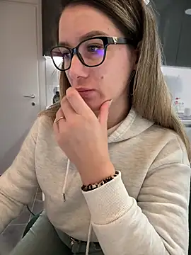 HotXMom online show from 01-24-25, 04:27