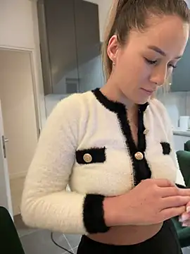 HotXMom online show from 02-08-25, 04:36