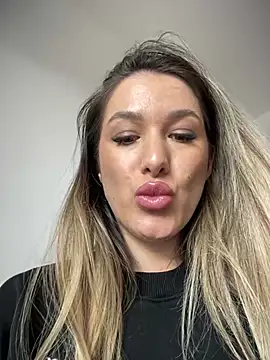 HotXMom online show from 02-25-25, 04:46