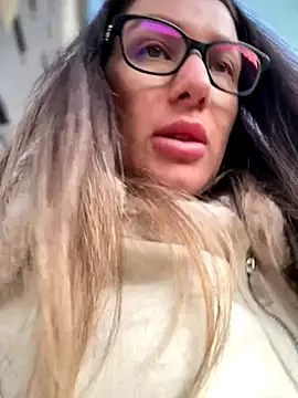 HotXMom online show from 09-27-25, 03:55