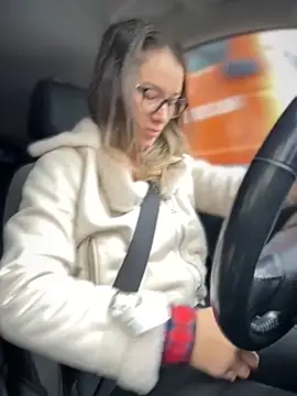 HotXMom online show from 10-03-25, 05:59