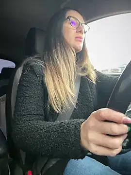 Snapshot of HotXMom chatting on 12-15-25, 07:01 HotXMom online show from 12-15-25, 07:01