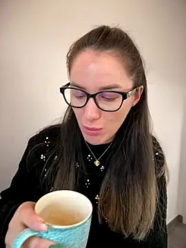 Snapshot of HotXMom chatting on 01-07-26, 07:22 HotXMom online show from 01-07-26, 07:22