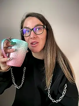 Snapshot of HotXMom chatting on 01-08-26, 07:43 HotXMom online show from 01-08-26, 07:43