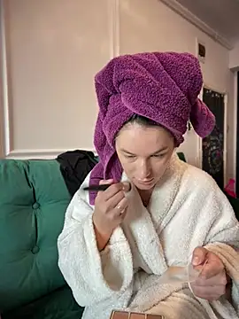 Snapshot of HotXMom chatting on 02-12-26, 07:58 HotXMom online show from 02-12-26, 07:58