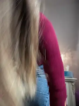 Snapshot of HotXMom chatting on 03-16-26, 07:34 HotXMom online show from 03-16-26, 07:34