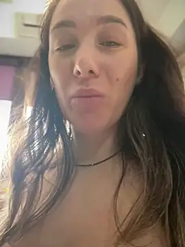 Snapshot of HotXMom chatting on 05-19-26, 05:58 HotXMom online show from 05-19-26, 05:58