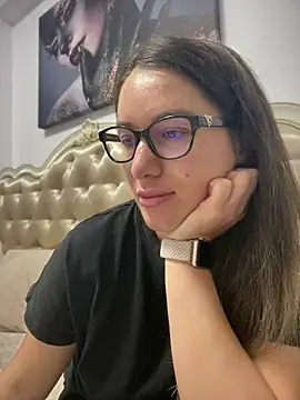 Snapshot of HotXMom chatting on 06-12-26, 06:23 HotXMom online show from 06-12-26, 06:23