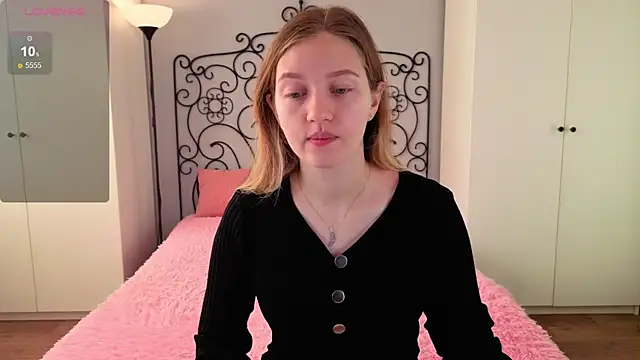 Ksuhesa online show from 10-17-25, 02:04