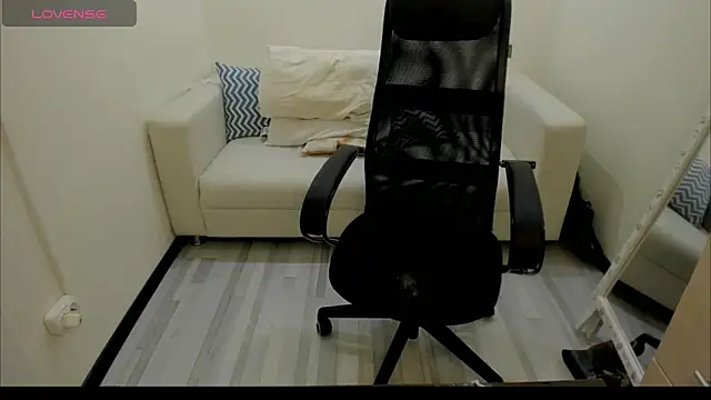 AlisaBacker online show from 01-17-25, 03:53