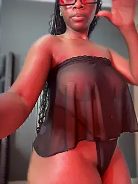 Snapshot of Candy-Heart chatting on 12-31-24, 12:32 Candy-Heart online show from 12-31-24, 12:32