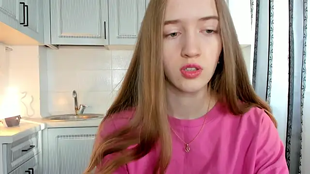 Snapshot of leslie_my_lovee chatting on 11-15-25, 08:00 leslie my lovee online show from 11-15-25, 08:00