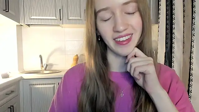 Snapshot of leslie_my_lovee chatting on 12-19-25, 04:36 leslie my lovee online show from 12-19-25, 04:36