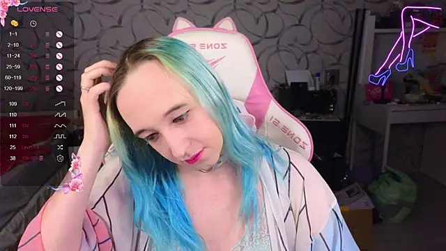 Snapshot of TheTrixy chatting on 11-15-25, 06:55 TheTrixy online show from 11-15-25, 06:55