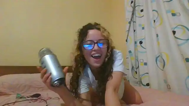 Snapshot of frikigyal chatting on 02-11-25, 02:35 frikigyal online show from 02-11-25, 02:35