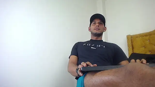 Chris Dick23 online show from 06-12-26, 05:50