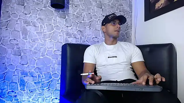 Chris Dick23 online show from 07-27-26, 01:29