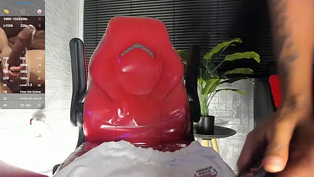 Snapshot of Lil_Curved chatting on 09-26-25, 12:20 Lil Curved online show from 09-26-25, 12:20