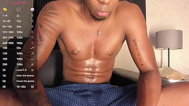 Snapshot of Lil_Curved chatting on 10-05-25, 11:41 Lil Curved online show from 10-05-25, 11:41