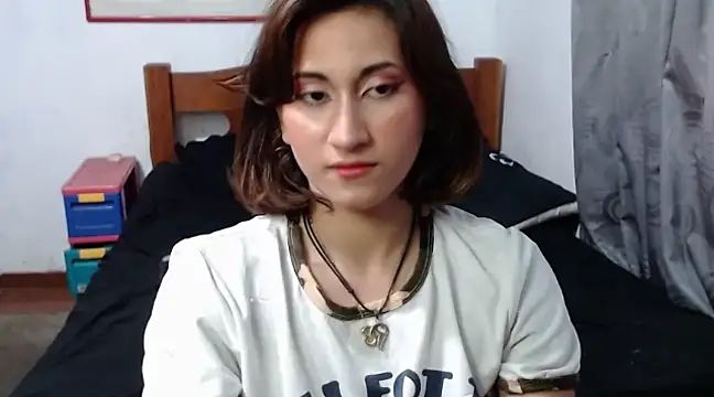 Snapshot of LadyMilk003 chatting on 02-12-25, 03:38 LadyMilk003 online show from 02-12-25, 03:38