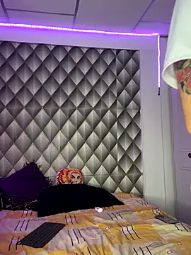 Snapshot of CoupleSwingerLatin chatting on 10-11-25, 11:14 CoupleSwingerLatin online show from 10-11-25, 11:14