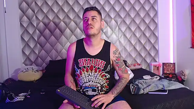 Snapshot of CoupleSwingerLatin chatting on 03-22-26, 04:05 CoupleSwingerLatin online show from 03-22-26, 04:05