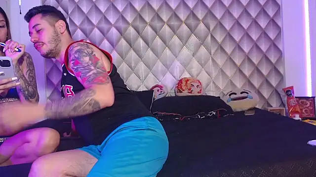 Snapshot of CoupleSwingerLatin chatting on 03-28-26, 06:02 CoupleSwingerLatin online show from 03-28-26, 06:02