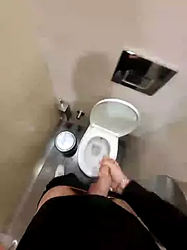 Snapshot of sevvvvsevvvv1 chatting on 02-11-26, 05:18 sevvvvsevvvv1 online show from 02-11-26, 05:18