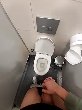 Snapshot of sevvvvsevvvv1 chatting on 02-18-26, 05:31 sevvvvsevvvv1 online show from 02-18-26, 05:31