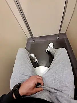 Snapshot of sevvvvsevvvv1 chatting on 02-21-26, 12:39 sevvvvsevvvv1 online show from 02-21-26, 12:39