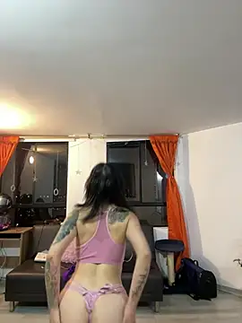 Snapshot of Alicia_Ortiiz chatting on 12-20-24, 11:47 Alicia Ortiiz online show from 12-20-24, 11:47