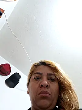 Snapshot of zoetits chatting on 01-10-26, 10:50 zoetits online show from 01-10-26, 10:50