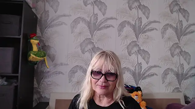 CamDiva113 online show from 03-21-25, 01:01