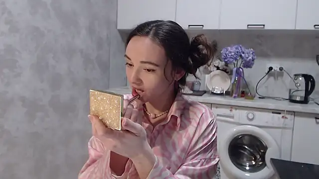 Snapshot of StacyMind chatting on 02-03-25, 08:03 StacyMind online show from 02-03-25, 08:03