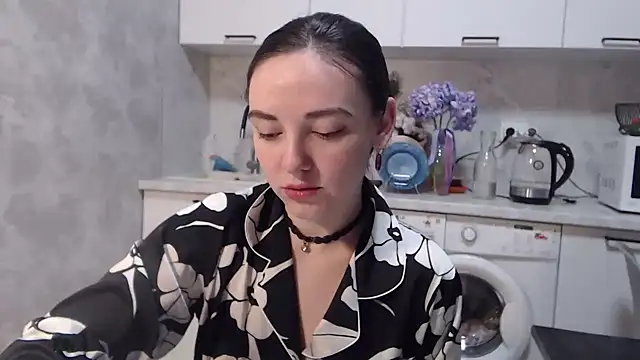 Snapshot of StacyMind chatting on 02-06-25, 10:43 StacyMind online show from 02-06-25, 10:43