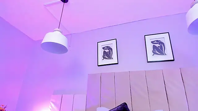 April bowie online show from 02-10-25, 06:45