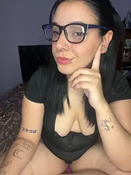 Snapshot of agoosvokk chatting on 11-22-25, 11:26 agoosvokk online show from 11-22-25, 11:26