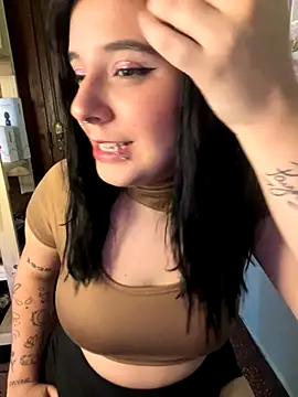 Snapshot of agoosvokk chatting on 12-02-25, 01:11 agoosvokk online show from 12-02-25, 01:11