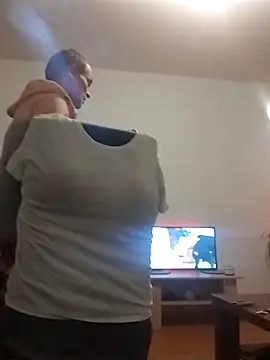 Snapshot of Kamien32 chatting on 03-07-26, 02:41 Kamien32 online show from 03-07-26, 02:41