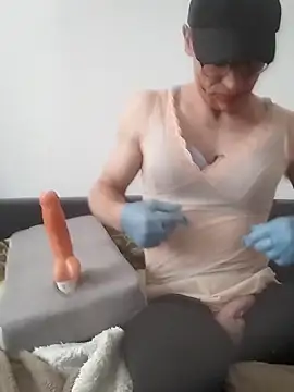 Snapshot of Kamien32 chatting on 03-25-26, 02:34 Kamien32 online show from 03-25-26, 02:34