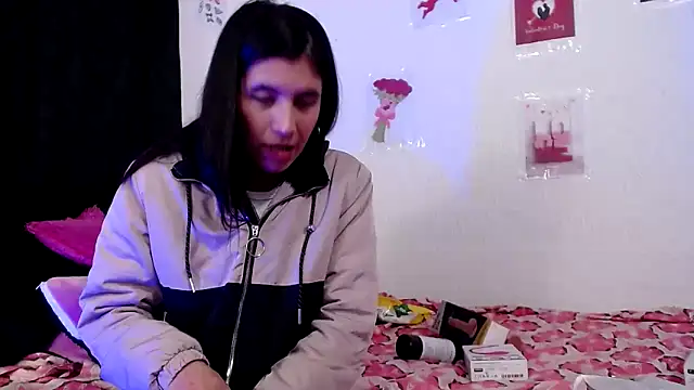 Snapshot of Yeimy_sweetf chatting on 02-09-25, 01:00 Yeimy sweetf online show from 02-09-25, 01:00